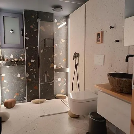 Terpsichore Lägenhet *